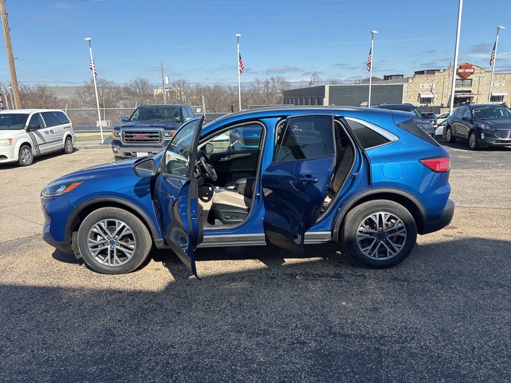 Certified 2022 Ford Escape SEL w/ Technology Package image 4