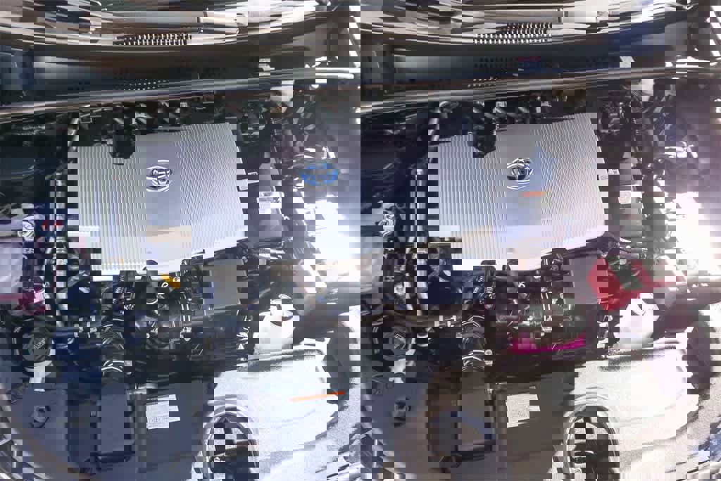 Used 2022 Toyota Prius XLE image 24