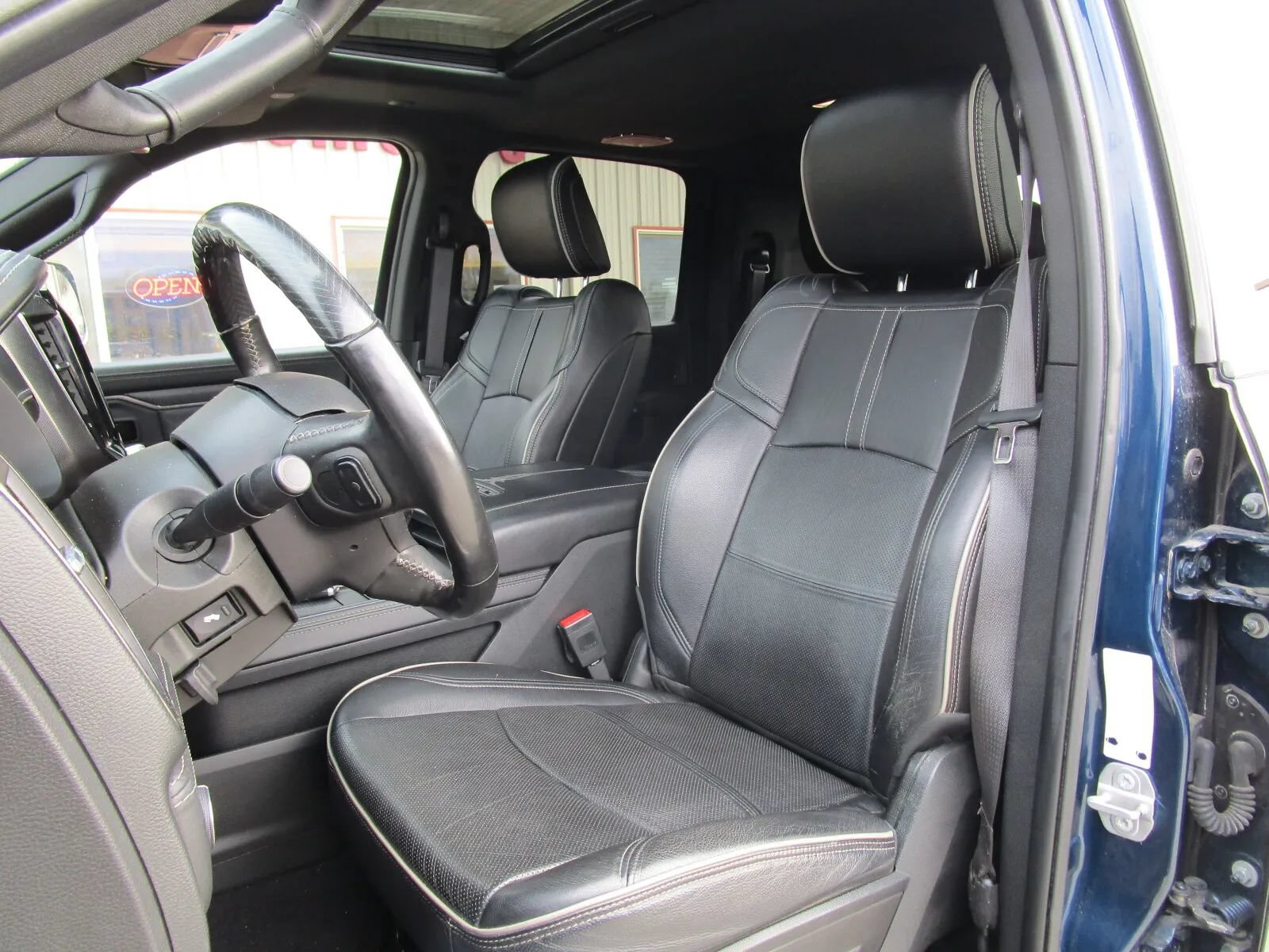 Used 2022 RAM 2500 Limited AWD/4WD image 11