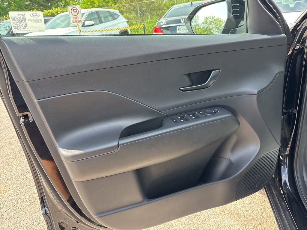 Used 2024 Hyundai Kona SE FWD image 19