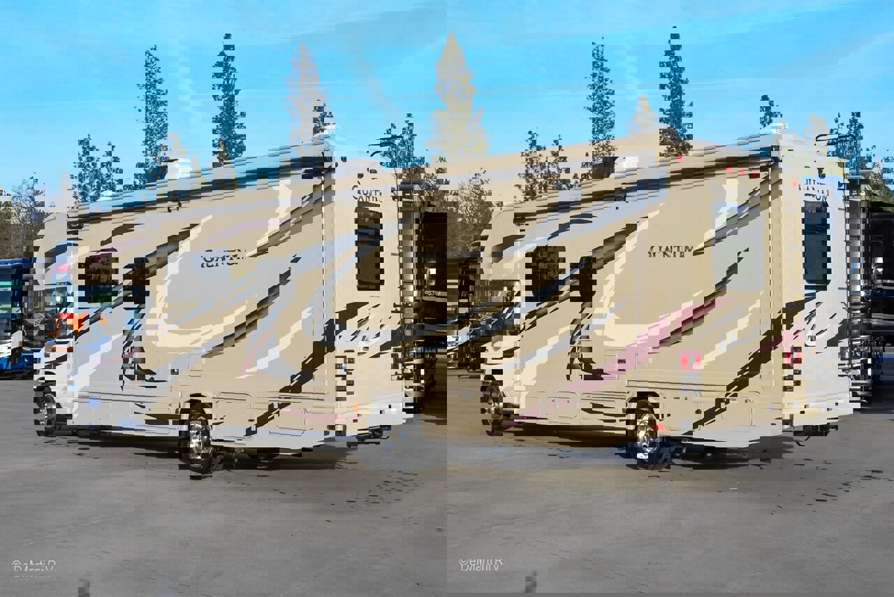 Used 2016 Ford E-450 and Econoline 450 Super Duty w/ Motorhome Prep Package RWD image 2