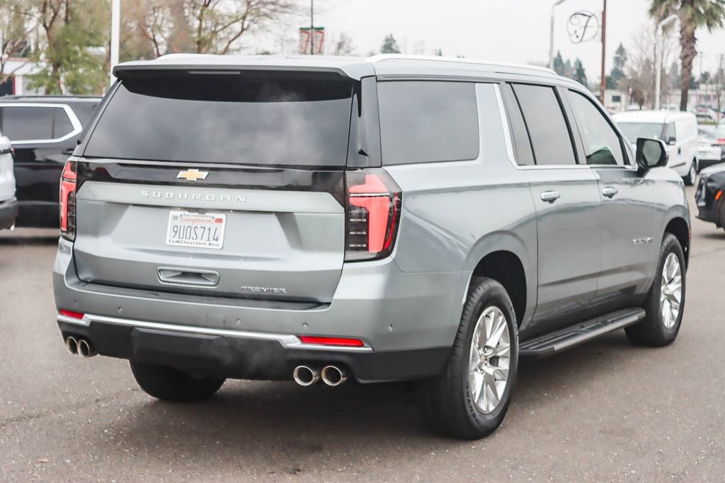 Used 2025 Chevrolet Suburban Premier image 4