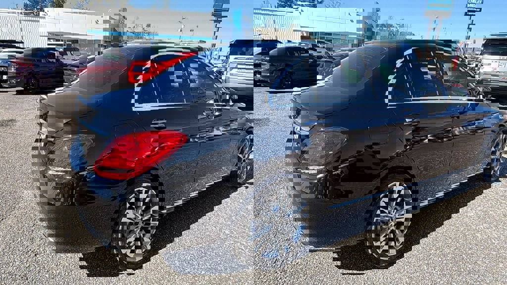 Used 2018 Mercedes-Benz C 300 Sedan image 5