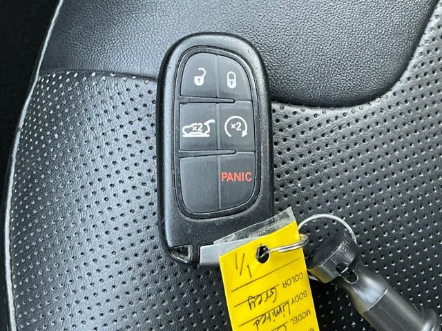 Used 2020 Jeep Cherokee Limited AWD/4WD image 33