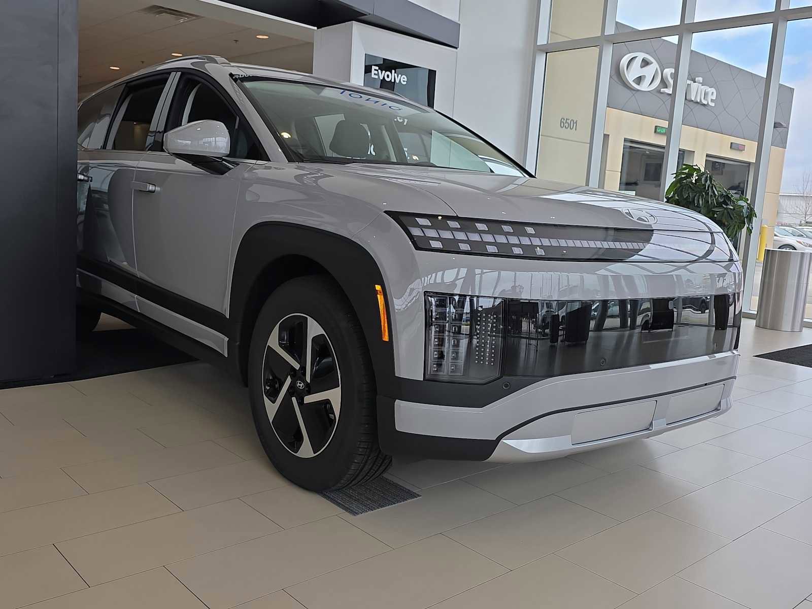 New 2026 Hyundai Ioniq 9 SE image 2