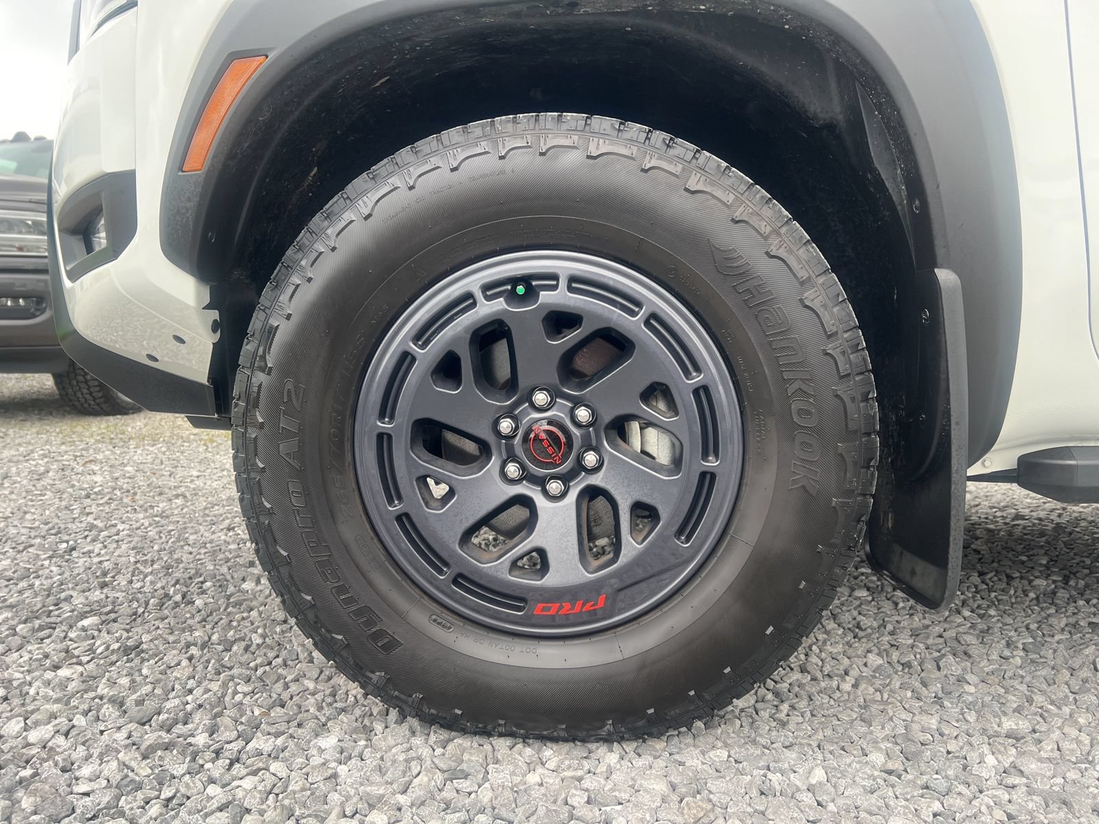 Used 2025 Nissan Frontier PRO-4X AWD/4WD image 7