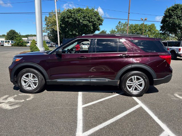 Used 2023 Ford Explorer XLT w/ Equipment Group 202A AWD/4WD image 4