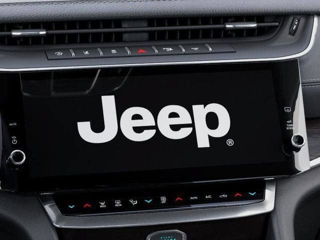 New 2026 Jeep Grand Cherokee Altitude AWD/4WD image 18
