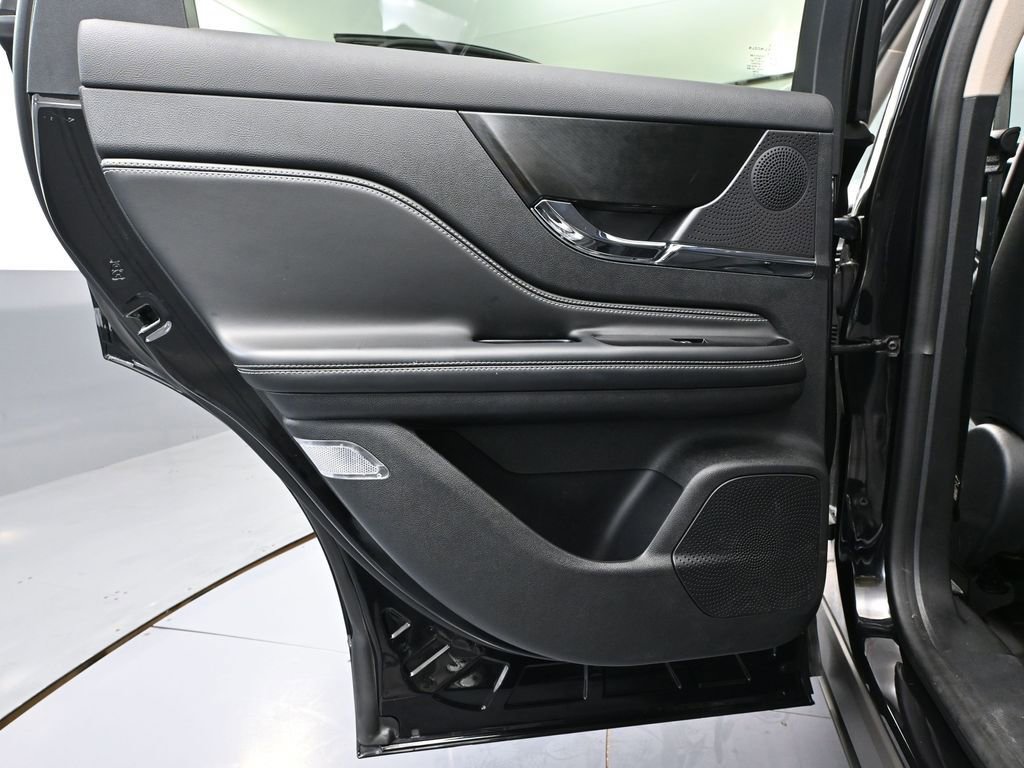 Used 2024 Lincoln Corsair Premiere image 35