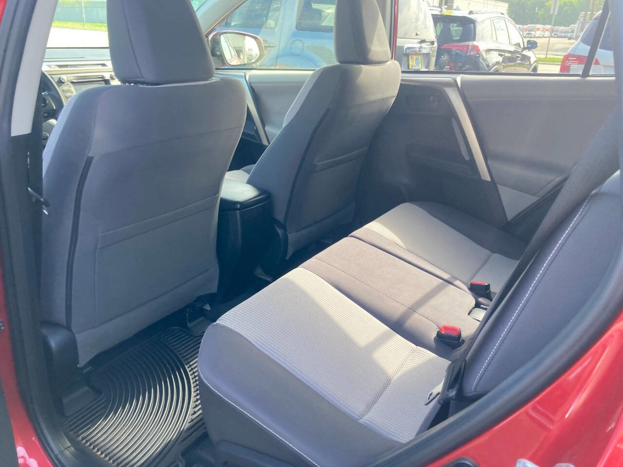 Used 2013 Toyota RAV4 XLE image 24