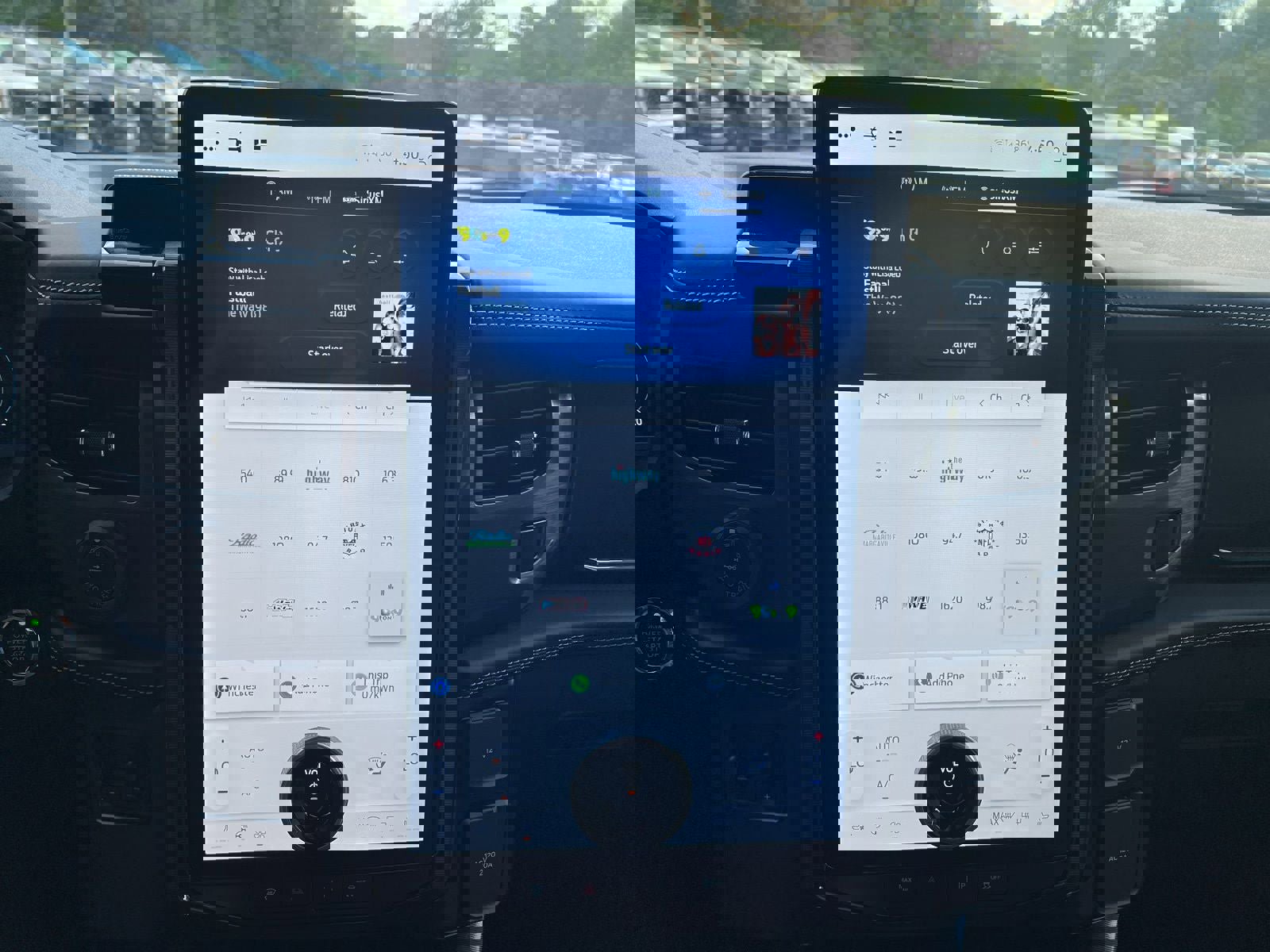 New 2025 Ford F150 Lightning Platinum image 36