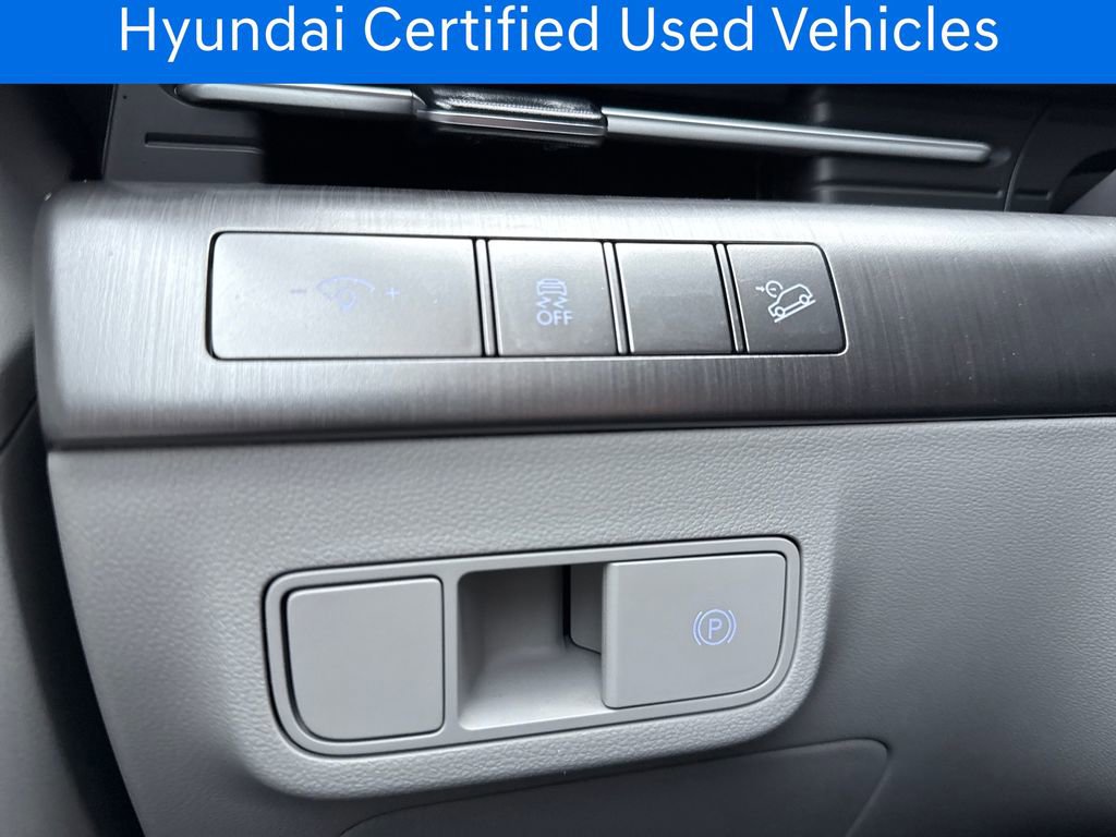 Certified 2025 Hyundai Kona SEL FWD image 35