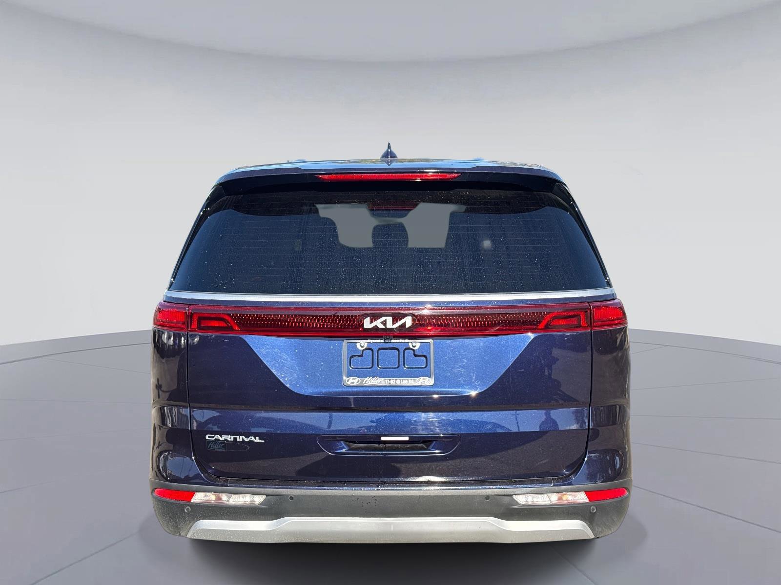 Used 2024 Kia Carnival LX image 4