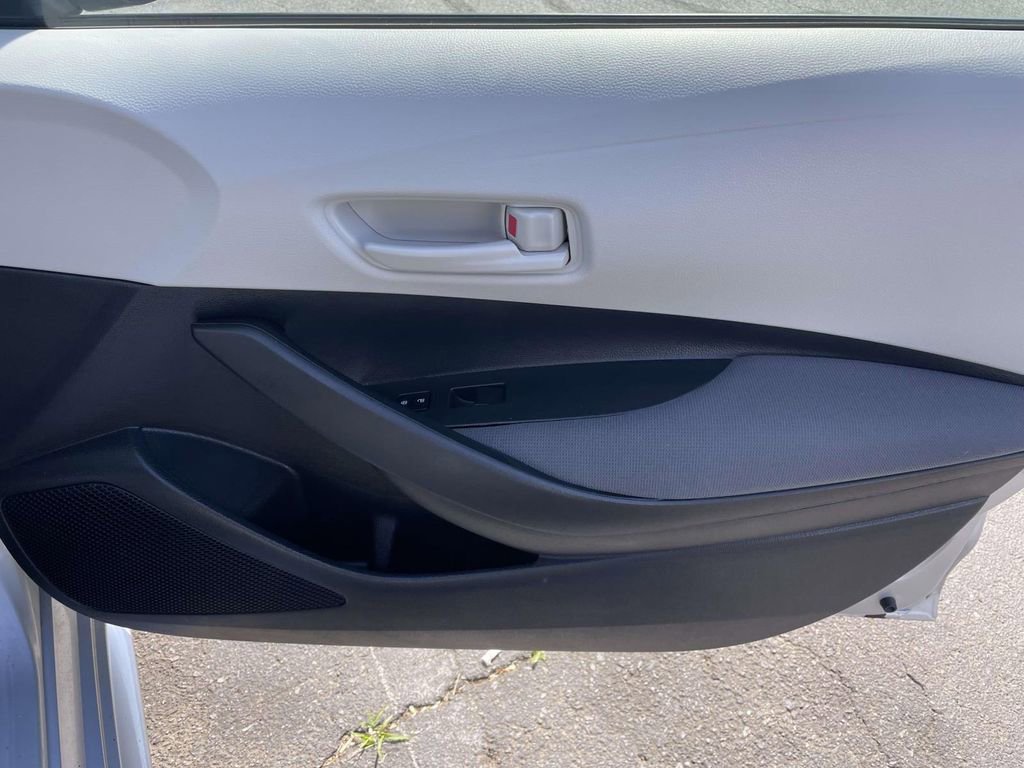 Used 2025 Toyota Corolla LE image 43