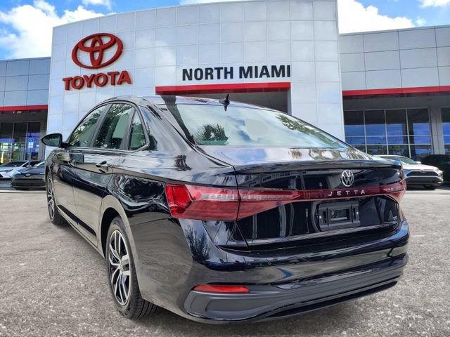 Used 2026 Volkswagen Jetta SE FWD image 3
