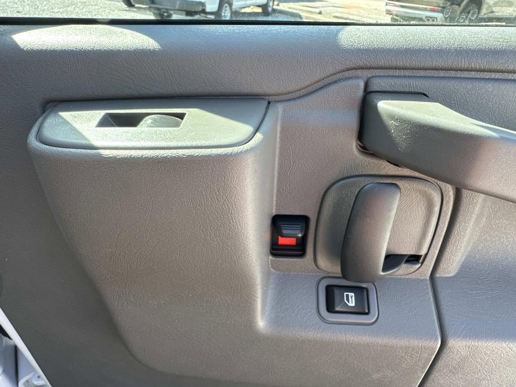 New 2025 Chevrolet Express 2500 w/ Enhanced Convenience Package image 15