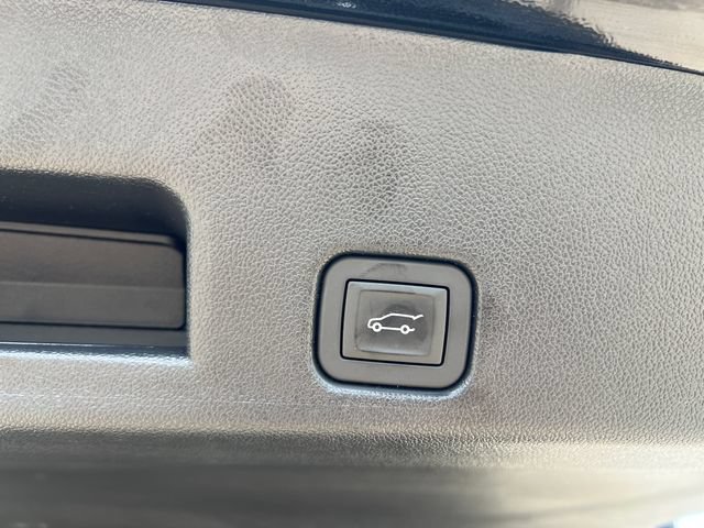 Certified 2026 Chevrolet Traverse High Country w/ LPO, Floor Liner Package AWD/4WD image 18