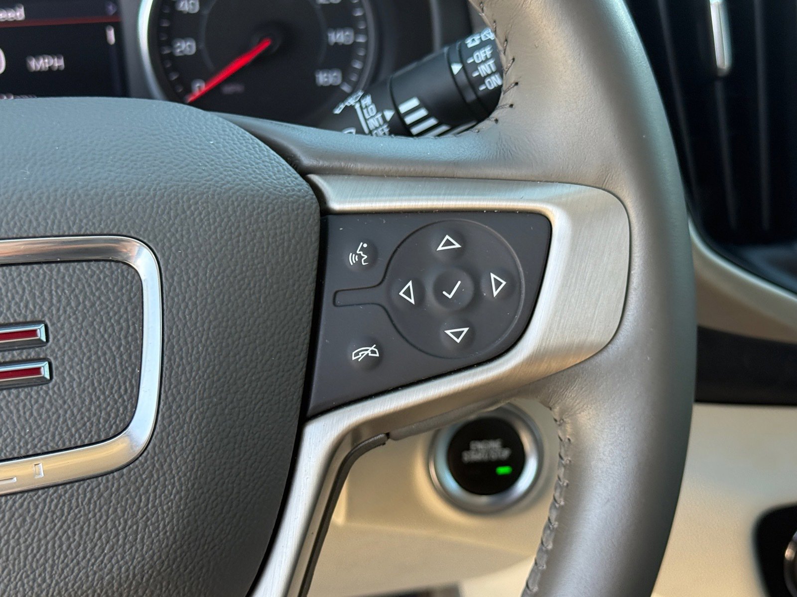 Used 2019 GMC Terrain Denali w/ Advanced Safety Package image 15