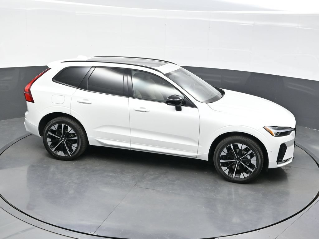 New 2026 Volvo XC60 B5 Plus w/ Climate Package PRO AWD/4WD image 36