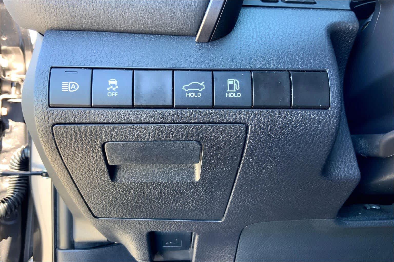 Used 2023 Toyota Camry SE w/ Convenience Package FWD image 33