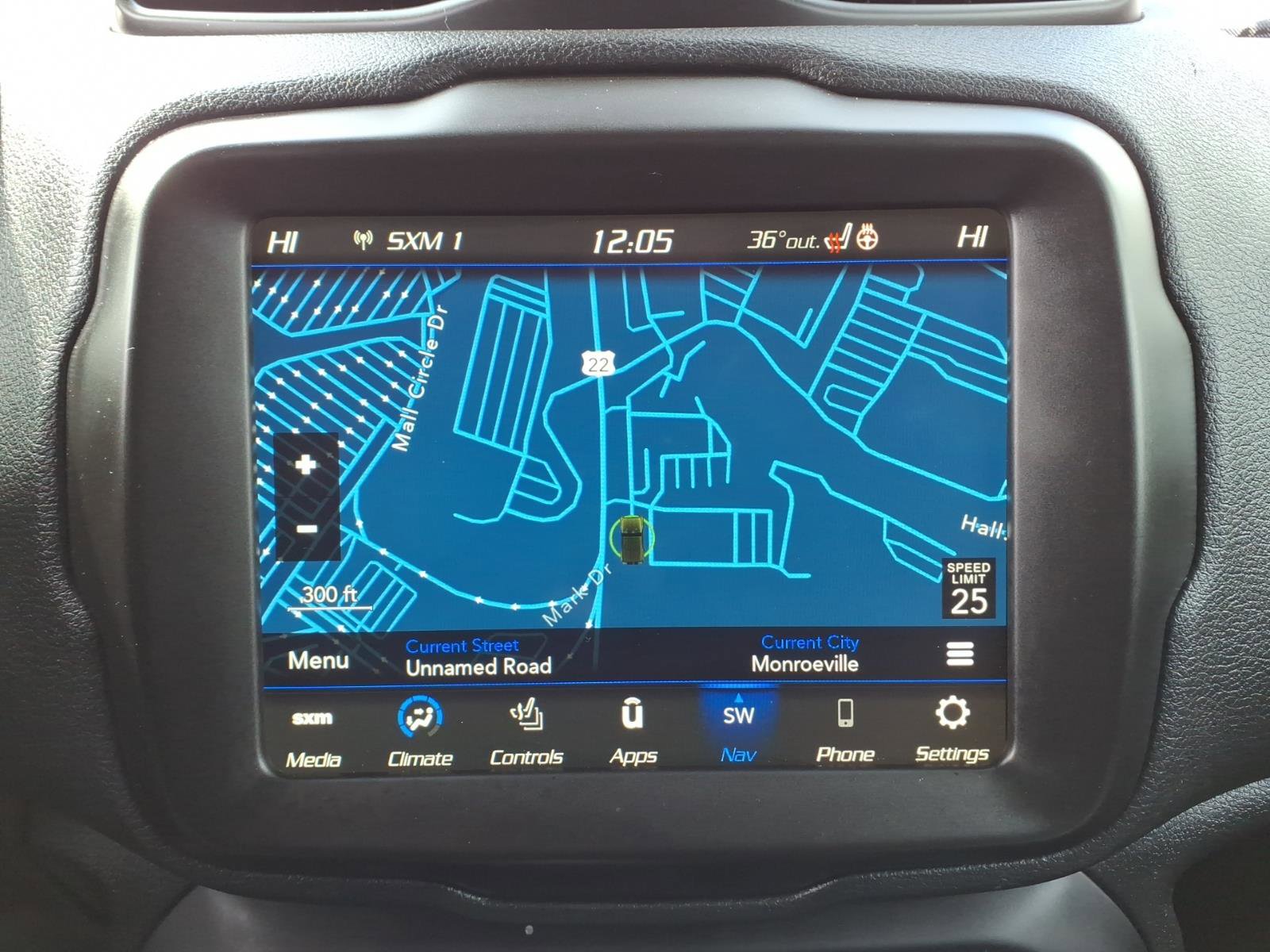 Certified 2023 Jeep Renegade Latitude w/ Premium Group AWD/4WD image 12