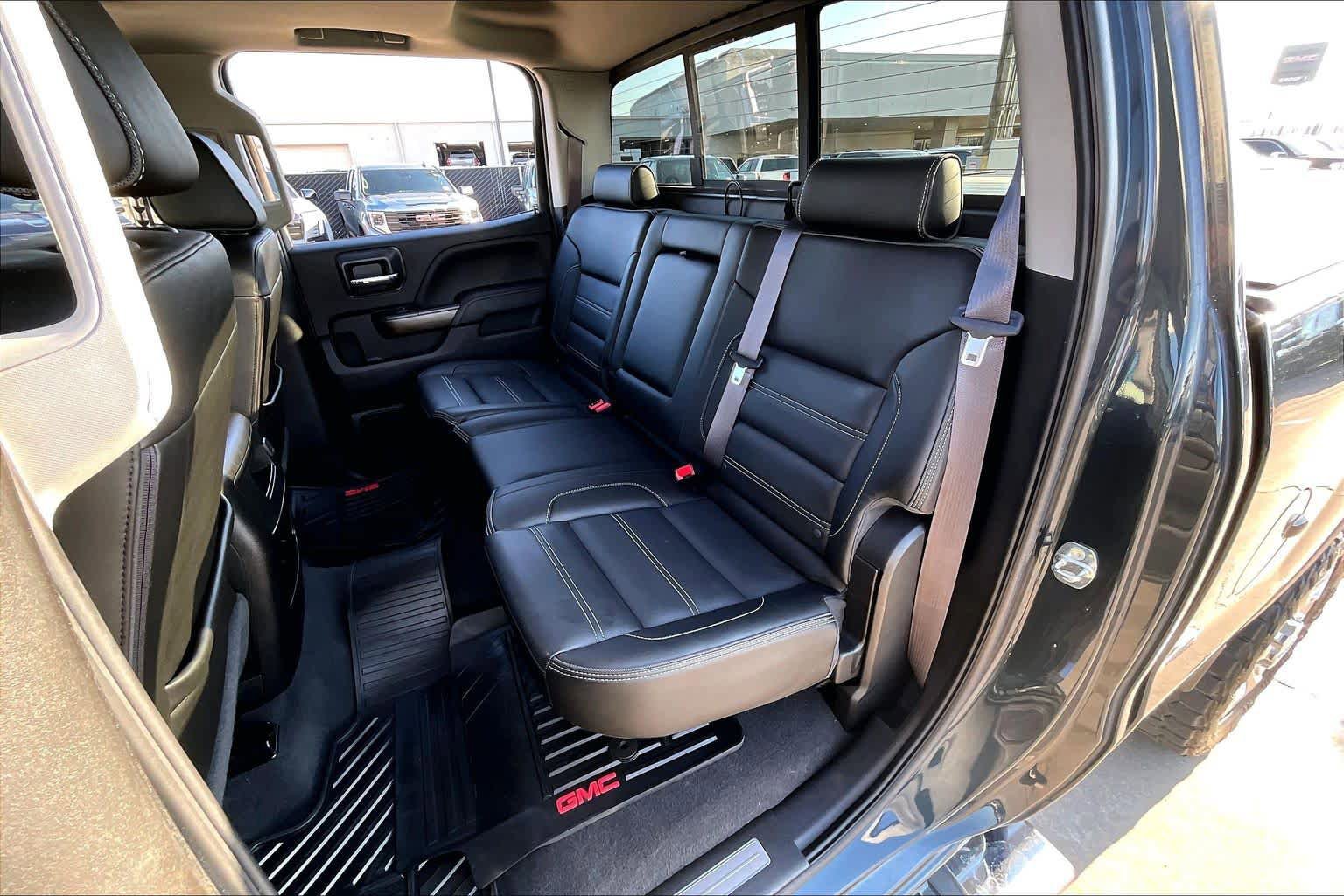 Used 2017 GMC Sierra 2500 Denali w/ Duramax Plus Package AWD/4WD image 21
