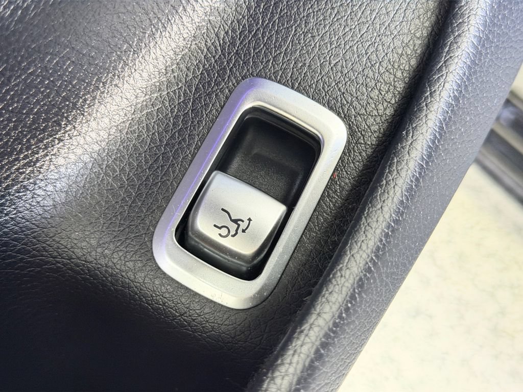Used 2015 Mercedes-Benz S 550 4MATIC Sedan image 32