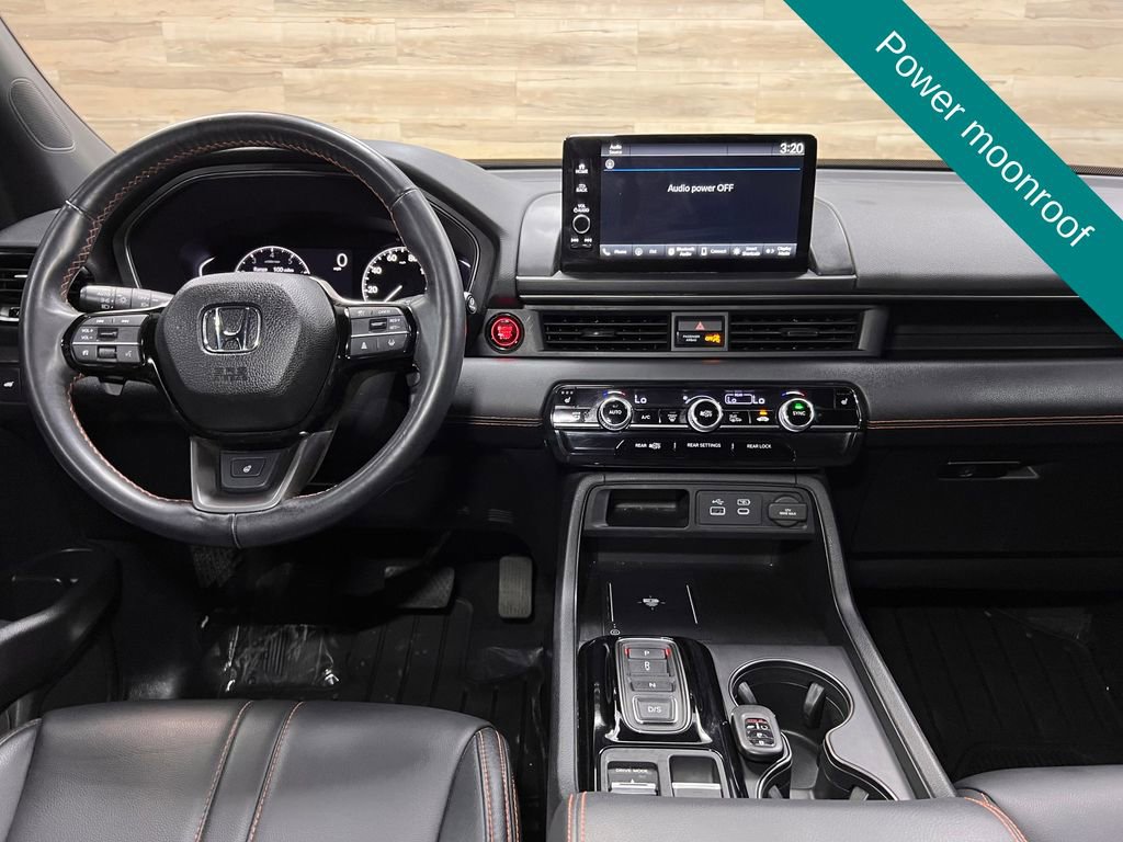 Used 2025 Honda Pilot TrailSport image 2