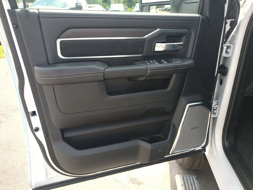 New 2026 RAM 2500 Laramie w/ Night Edition AWD/4WD image 13