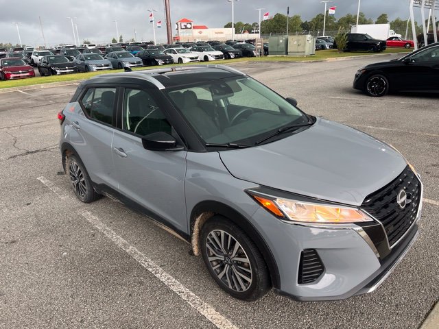 Used 2023 Nissan Kicks SV FWD image 3