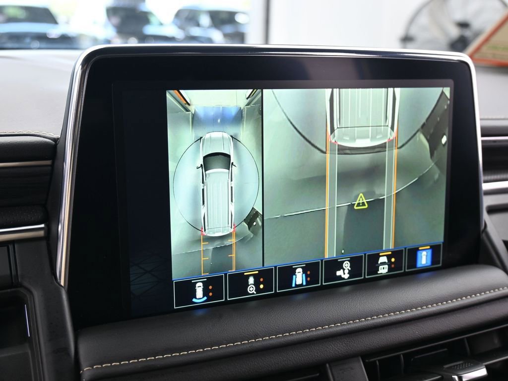 Used 2024 GMC Yukon SLT w/ SLT Luxury Package image 22