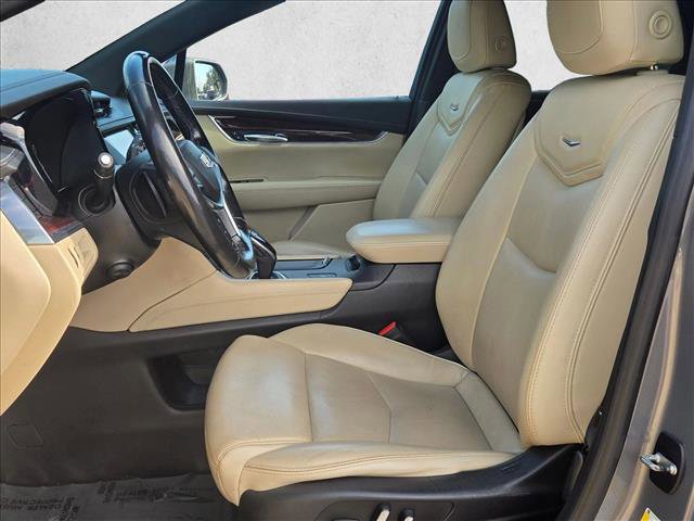 Used 2018 Cadillac XT5 Luxury w/ Driver Awareness Package image 17