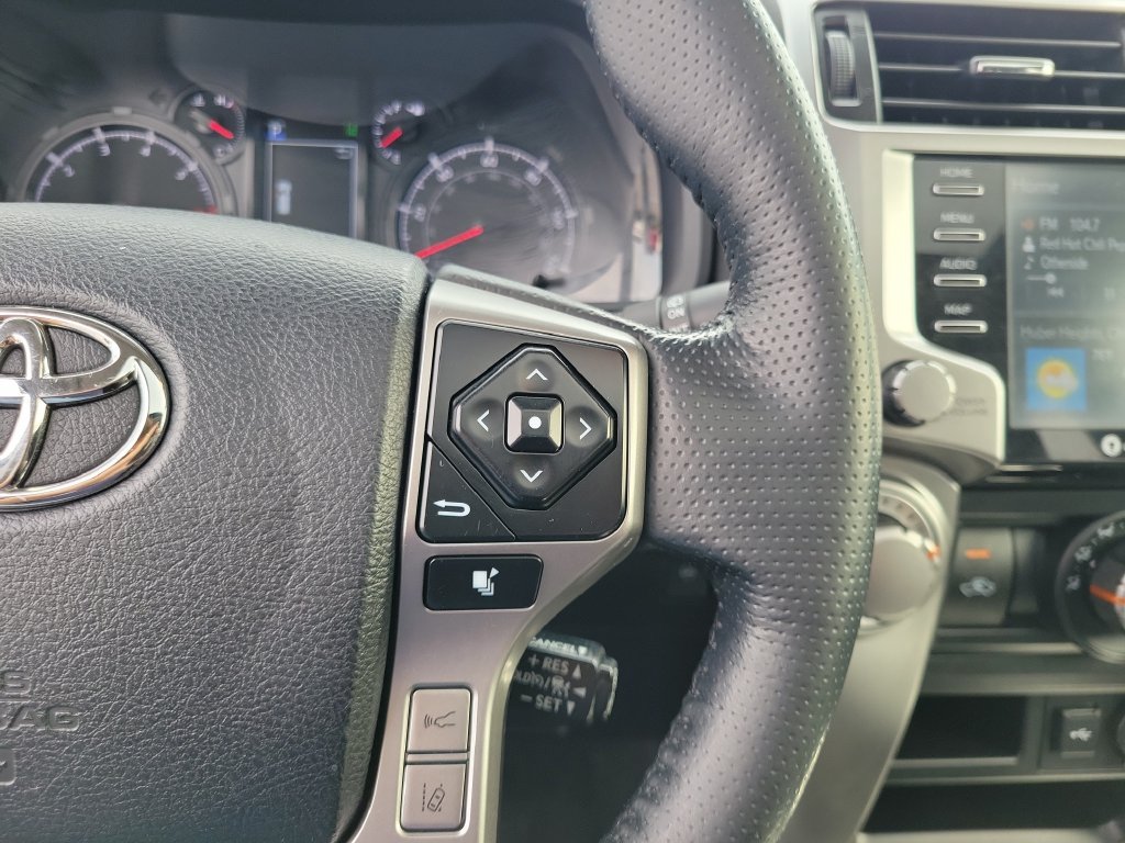 Used 2024 Toyota 4Runner SR5 Premium w/ Moonroof Package AWD/4WD image 25