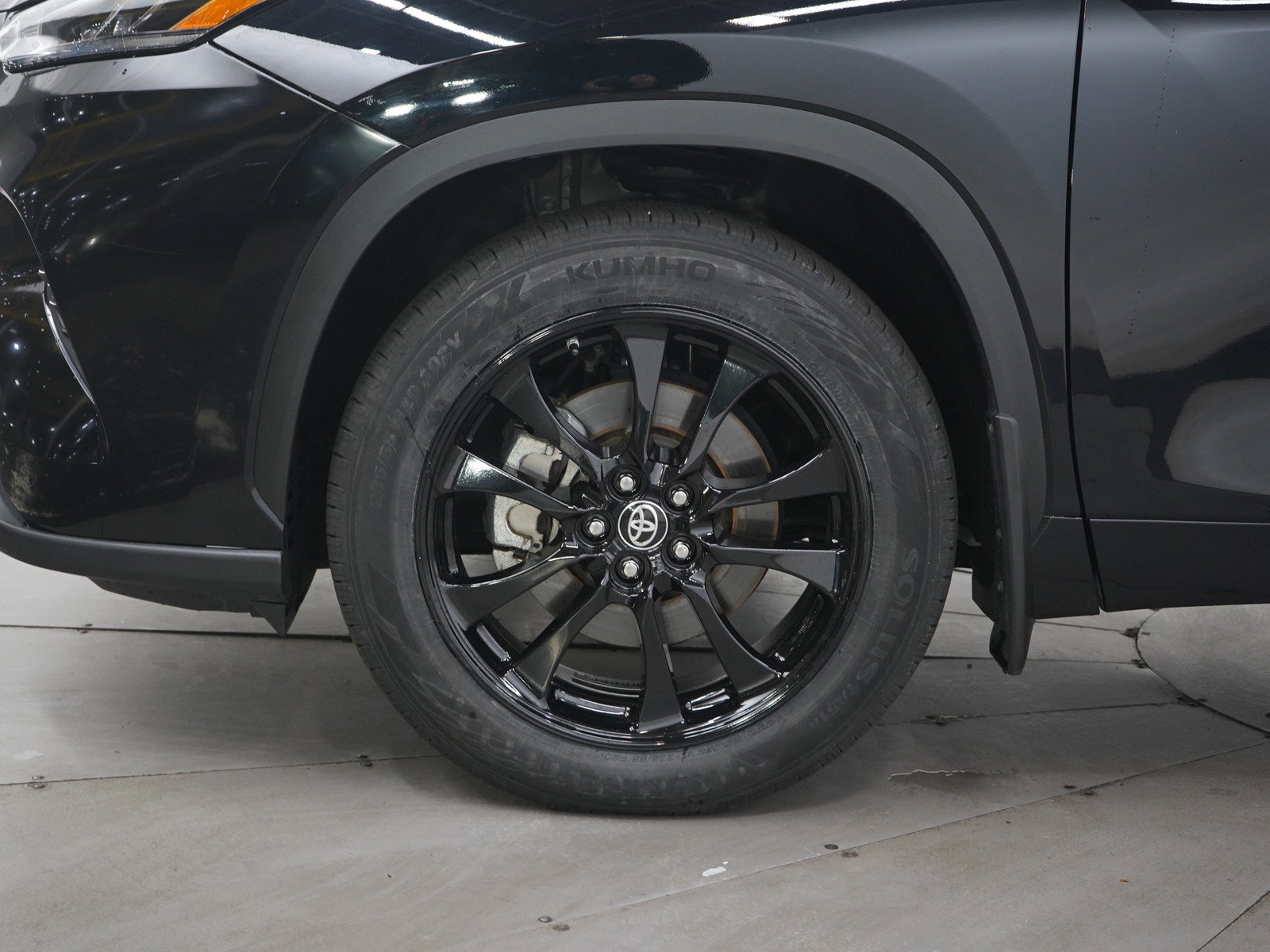 Used 2024 Toyota Highlander Limited AWD/4WD image 33