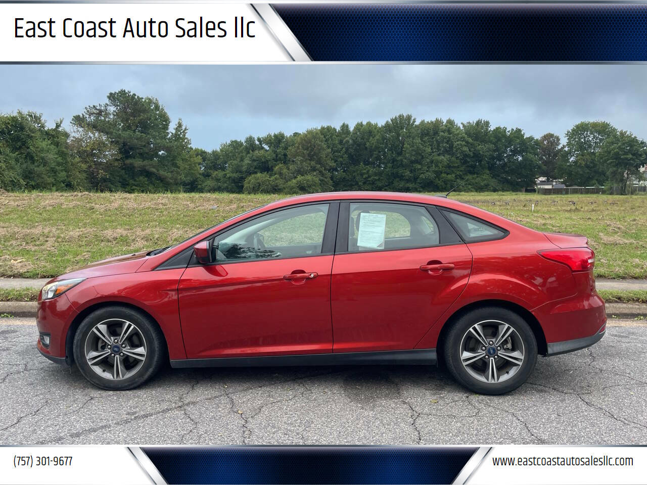 Used 2018 Ford Focus SE w/ SE Appearance Package image 1