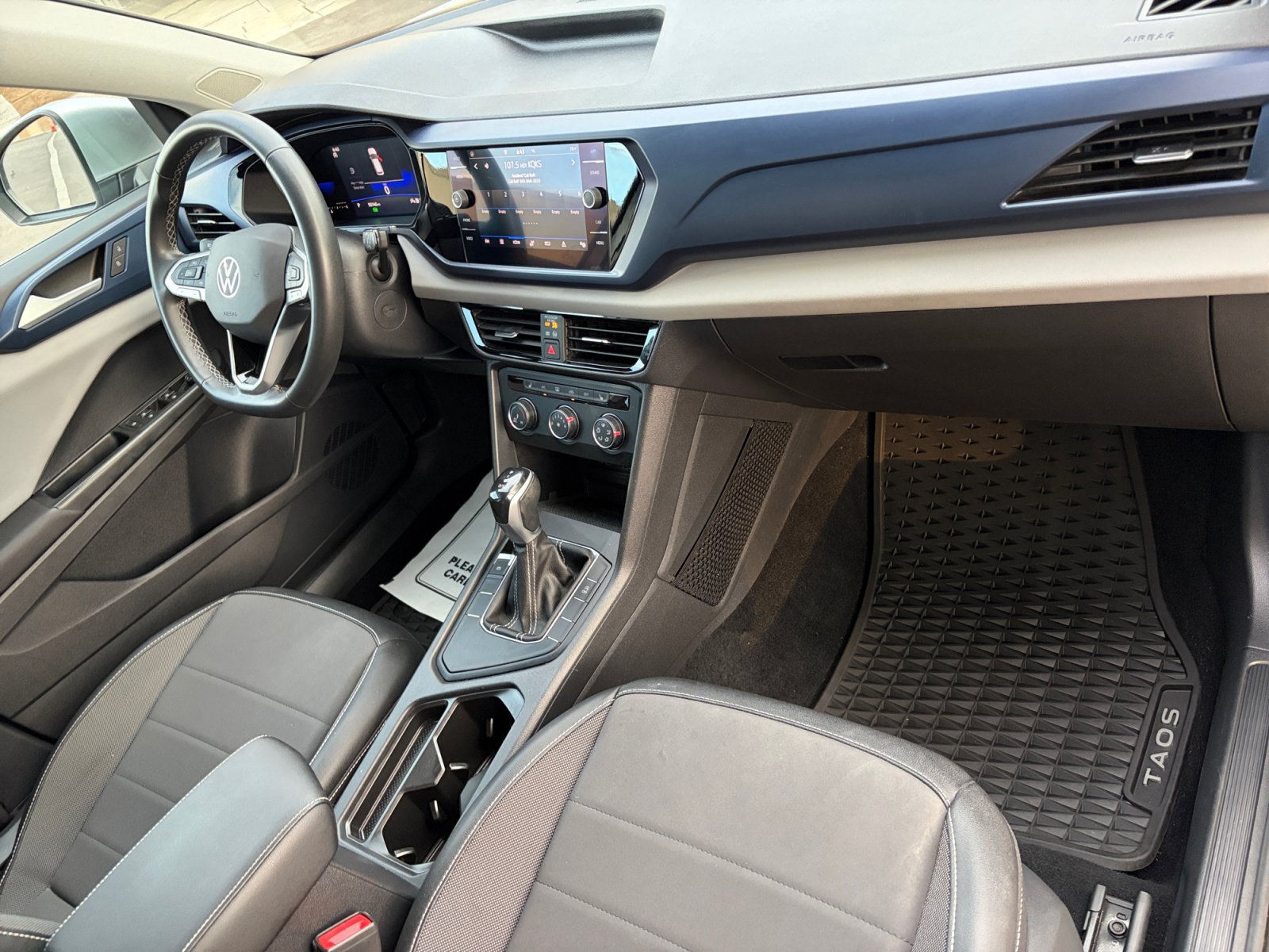 Used 2022 Volkswagen Taos SE FWD image 31