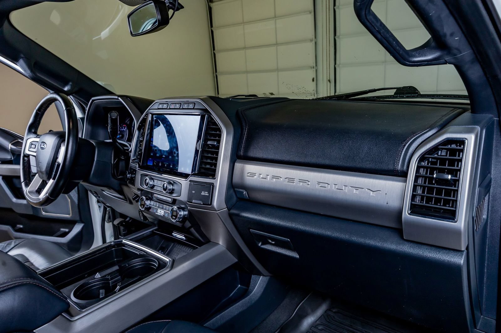 Used 2022 Ford F250 Platinum w/ FX4 Off-Road Package AWD/4WD image 17