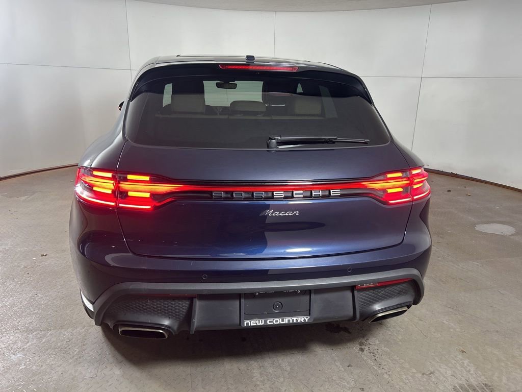 Certified 2022 Porsche Macan image 6