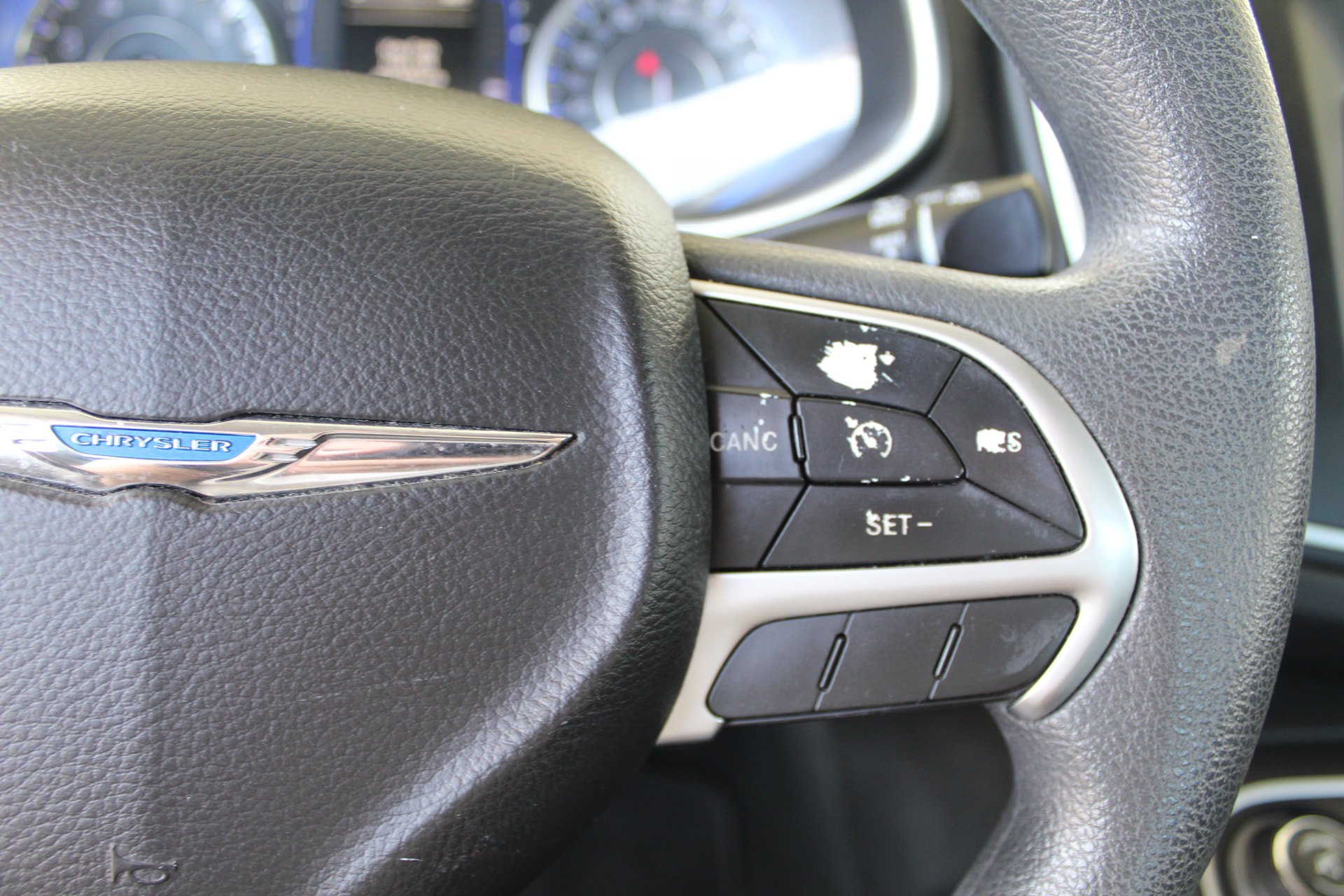 Used 2015 Chrysler 200 Limited FWD image 30