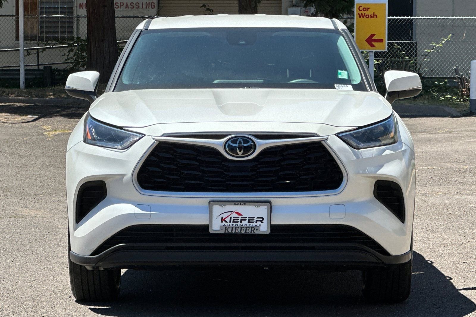 Used 2021 Toyota Highlander L AWD/4WD image 9