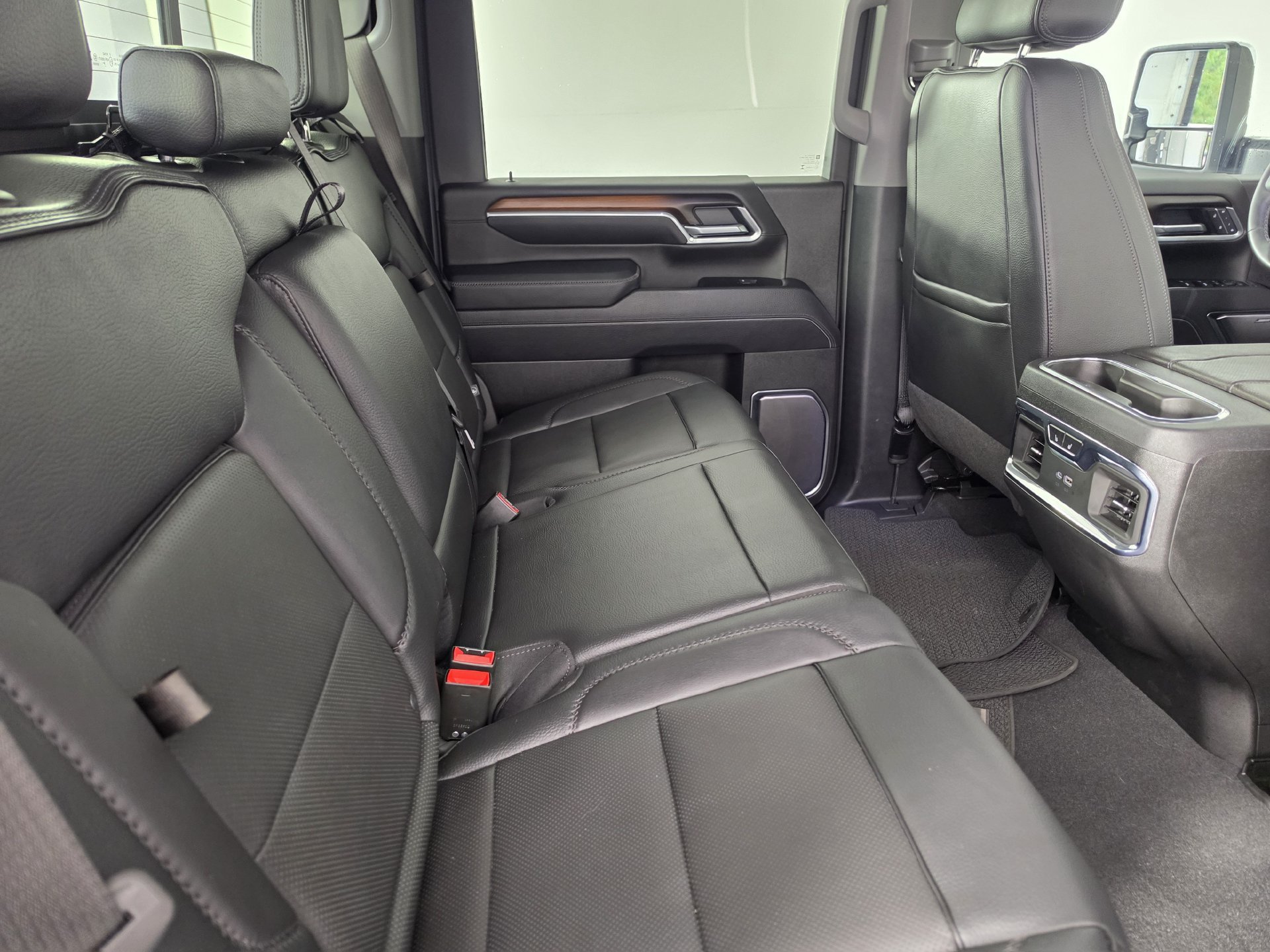 Used 2025 GMC Sierra 2500 Denali w/ Denali Reserve Package AWD/4WD image 28