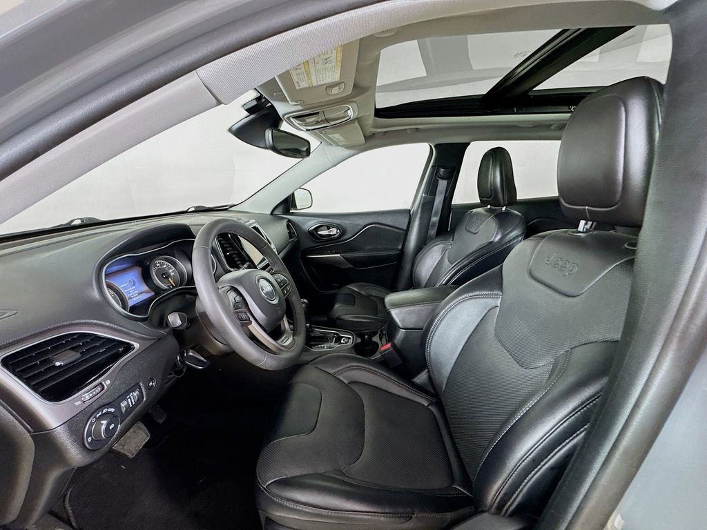 Certified 2022 Jeep Cherokee Limited AWD/4WD image 12