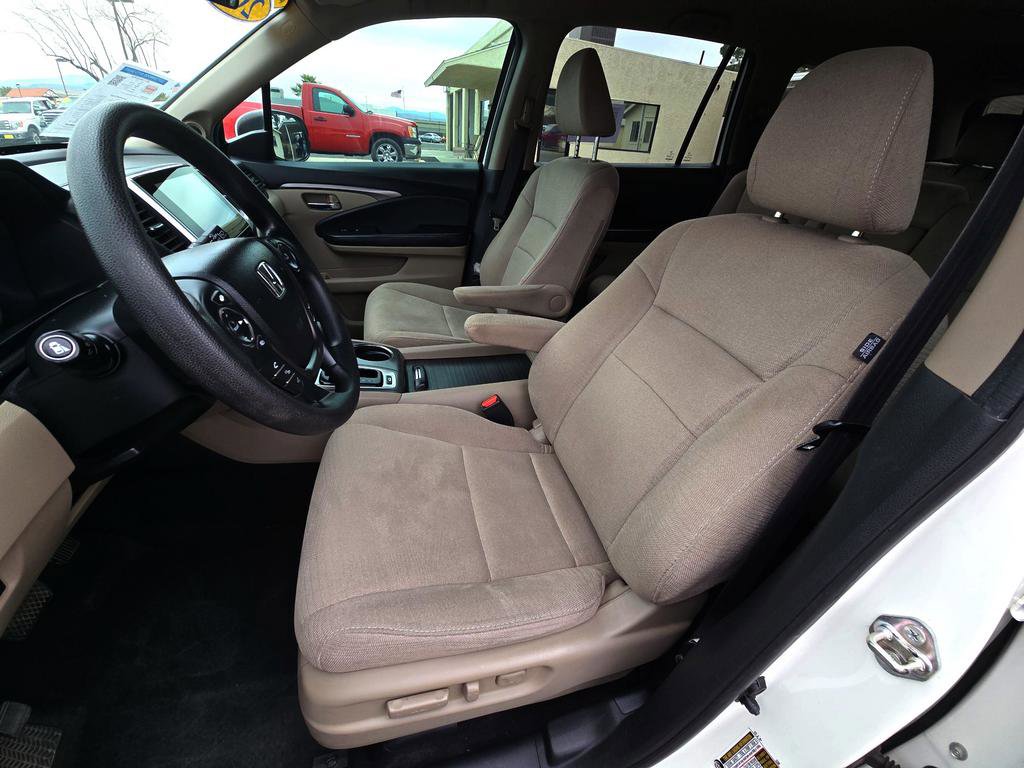 Used 2017 Honda Pilot EX image 9