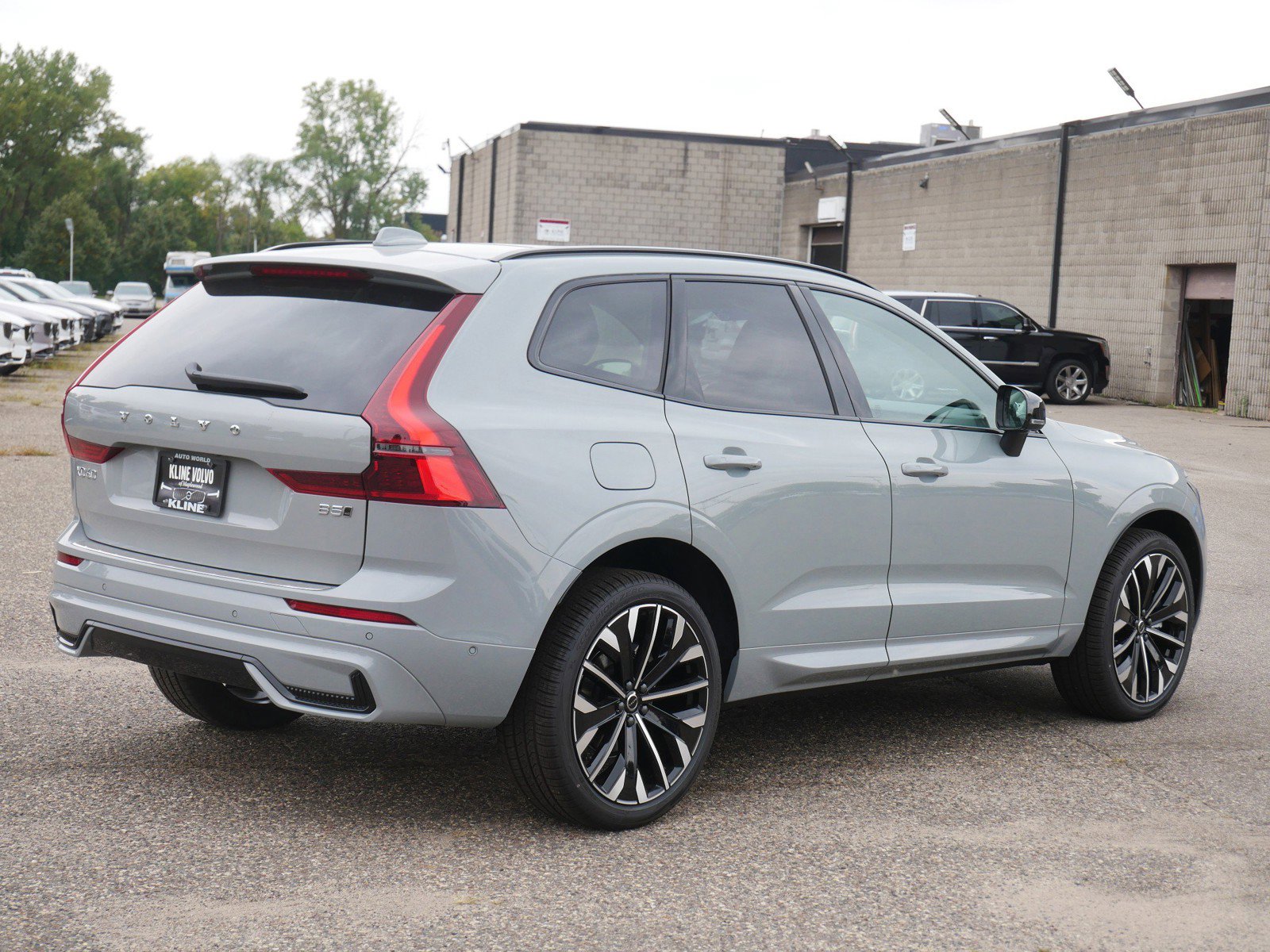 New 2026 Volvo XC60 B5 Ultra w/ Protection Package Premier image 3