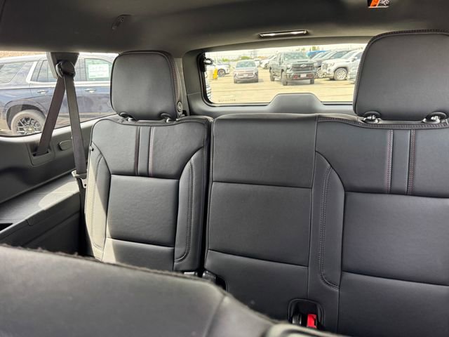 Used 2025 Chevrolet Suburban RST image 15