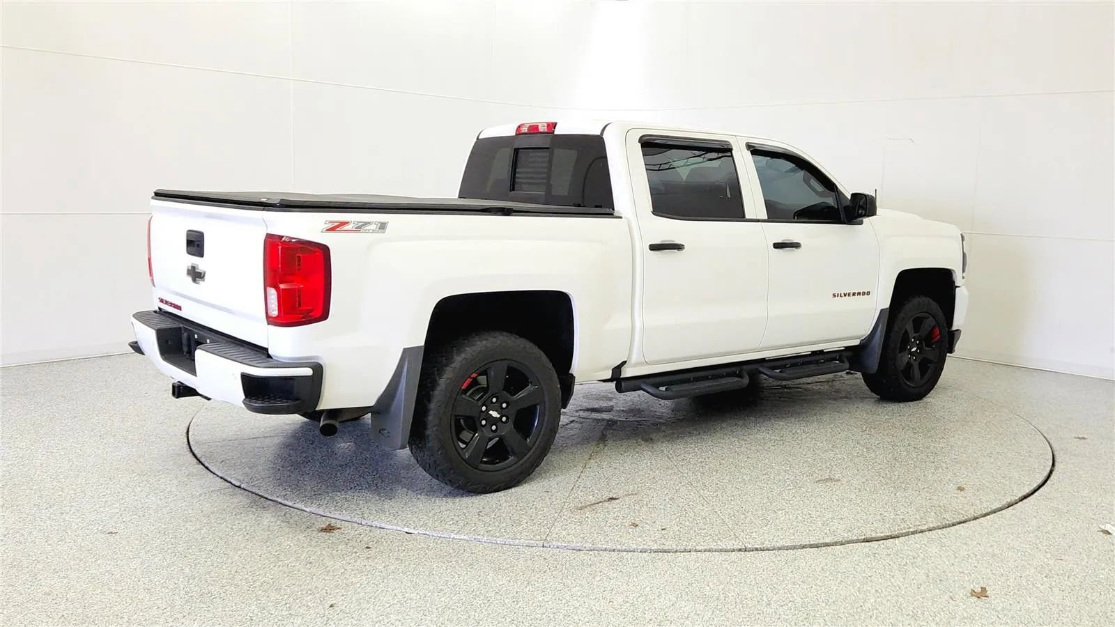 Used 2017 Chevrolet Silverado 1500 LTZ Z71 w/ Redline Edition image 7