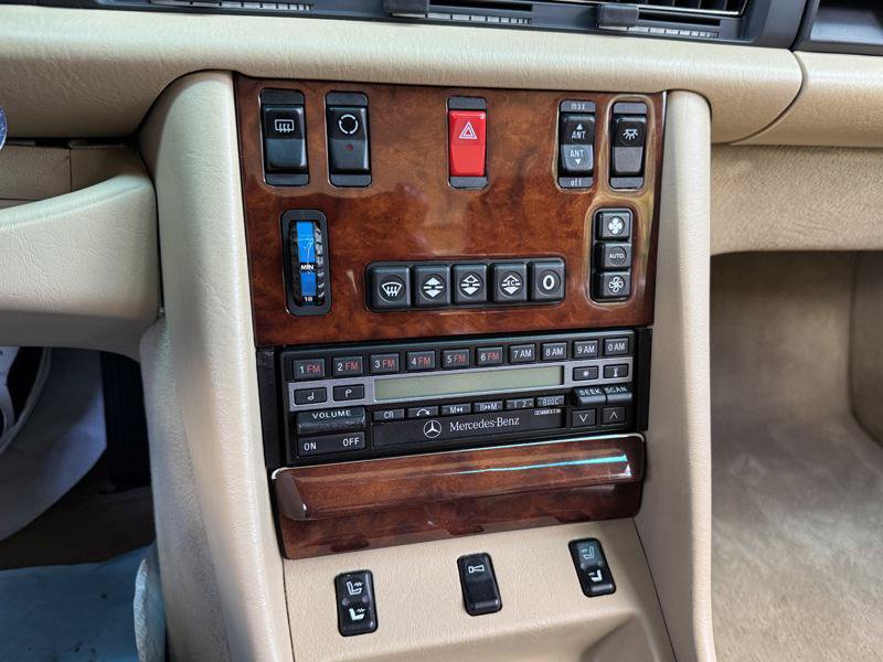 Used 1990 Mercedes-Benz 560 SEL image 25