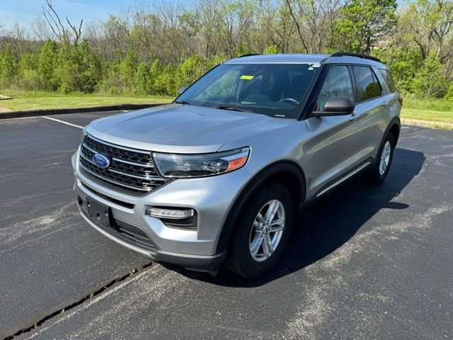 Used 2020 Ford Explorer XLT w/ Equipment Group 202A image 7