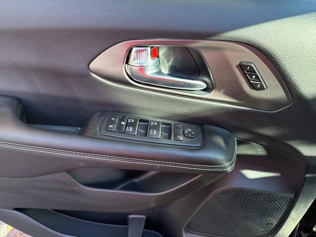 New 2026 Chrysler Pacifica Select image 6