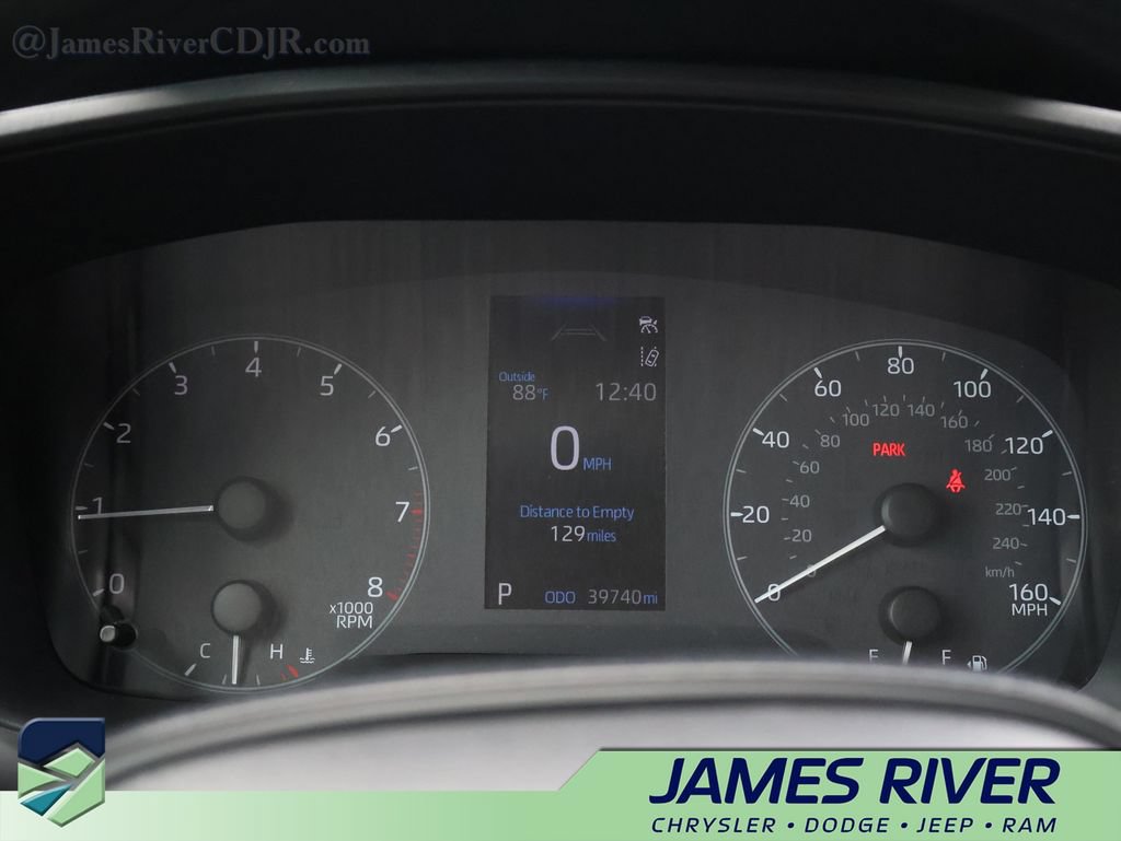 Used 2025 Toyota Corolla LE FWD image 28
